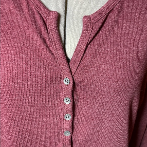 Women's North Fitters Outfitters Maury Waffle Henley Button Down- wine - Large. - Picture 2 of 7